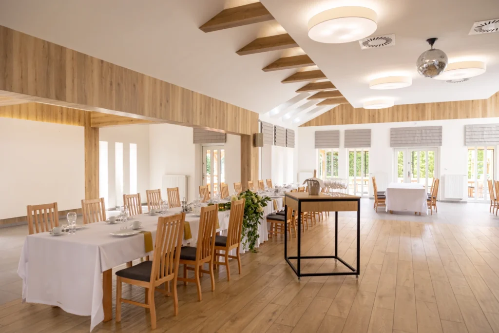 Duża sala wesele chrzciny komunie imprezy firmowe opole pod kasztanami restauracja i noclegi